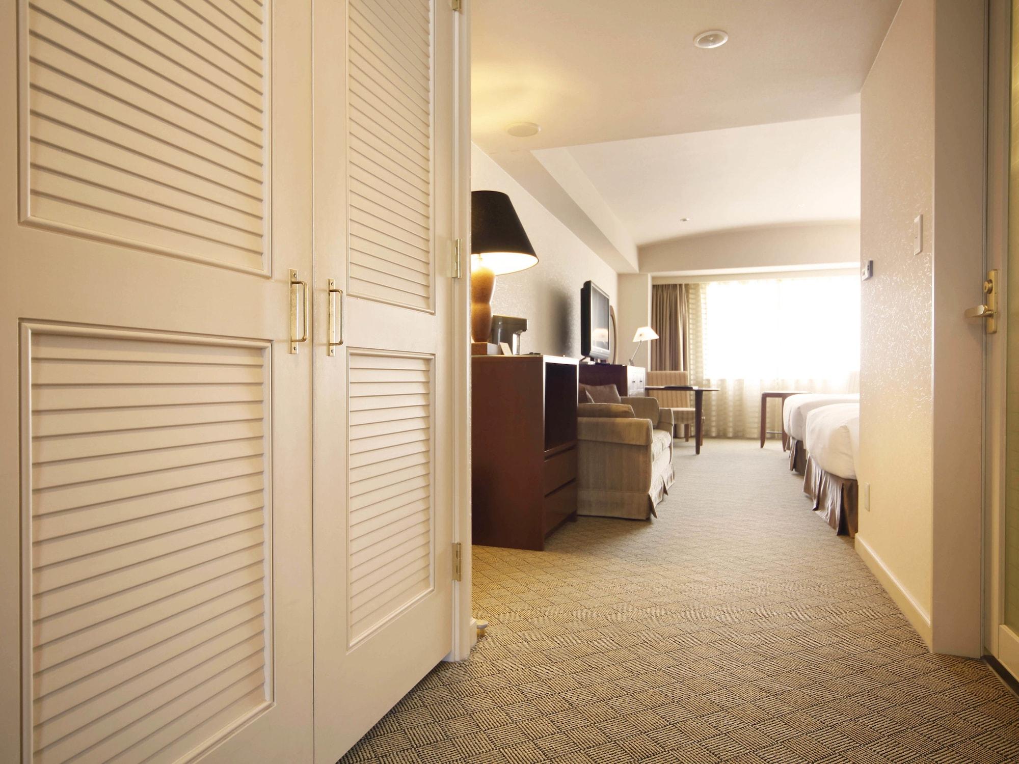 Miyako Hotel Gifu Nagaragawa Exterior foto A guest room at the hotel