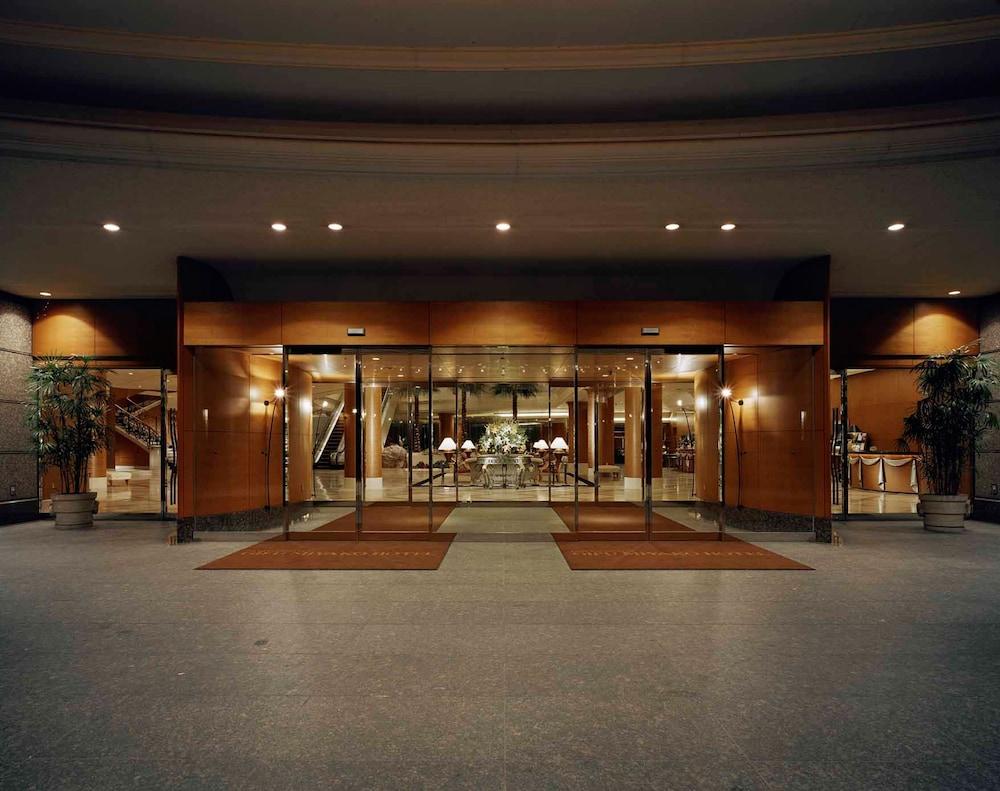 Miyako Hotel Gifu Nagaragawa Exterior foto Entrance to the hotel