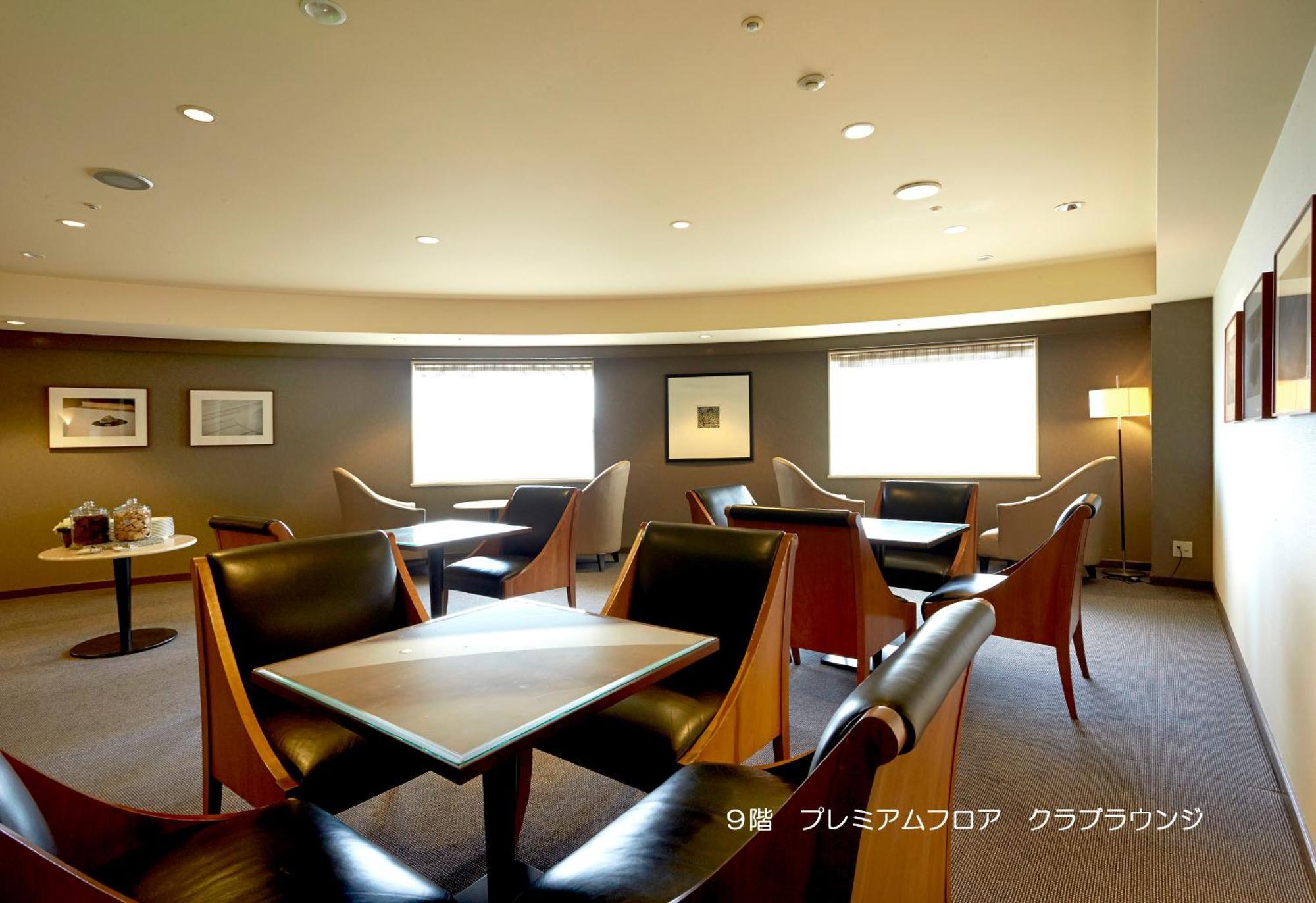 Miyako Hotel Gifu Nagaragawa Exterior foto Premium Lounge at Chubu International Airport