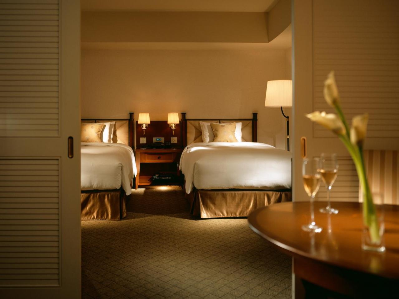 Miyako Hotel Gifu Nagaragawa Exterior foto A guest room at The Peninsula